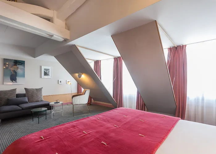 Handsome Hotel
